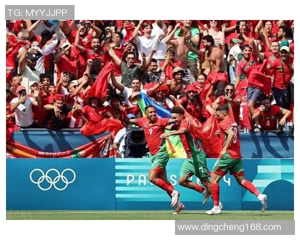 足球体育明星的辉煌历程与影响力探讨:从球场到生活的传奇故事 足球体育明星的辉煌历程与影响力探讨:从球场到生活的传奇故事